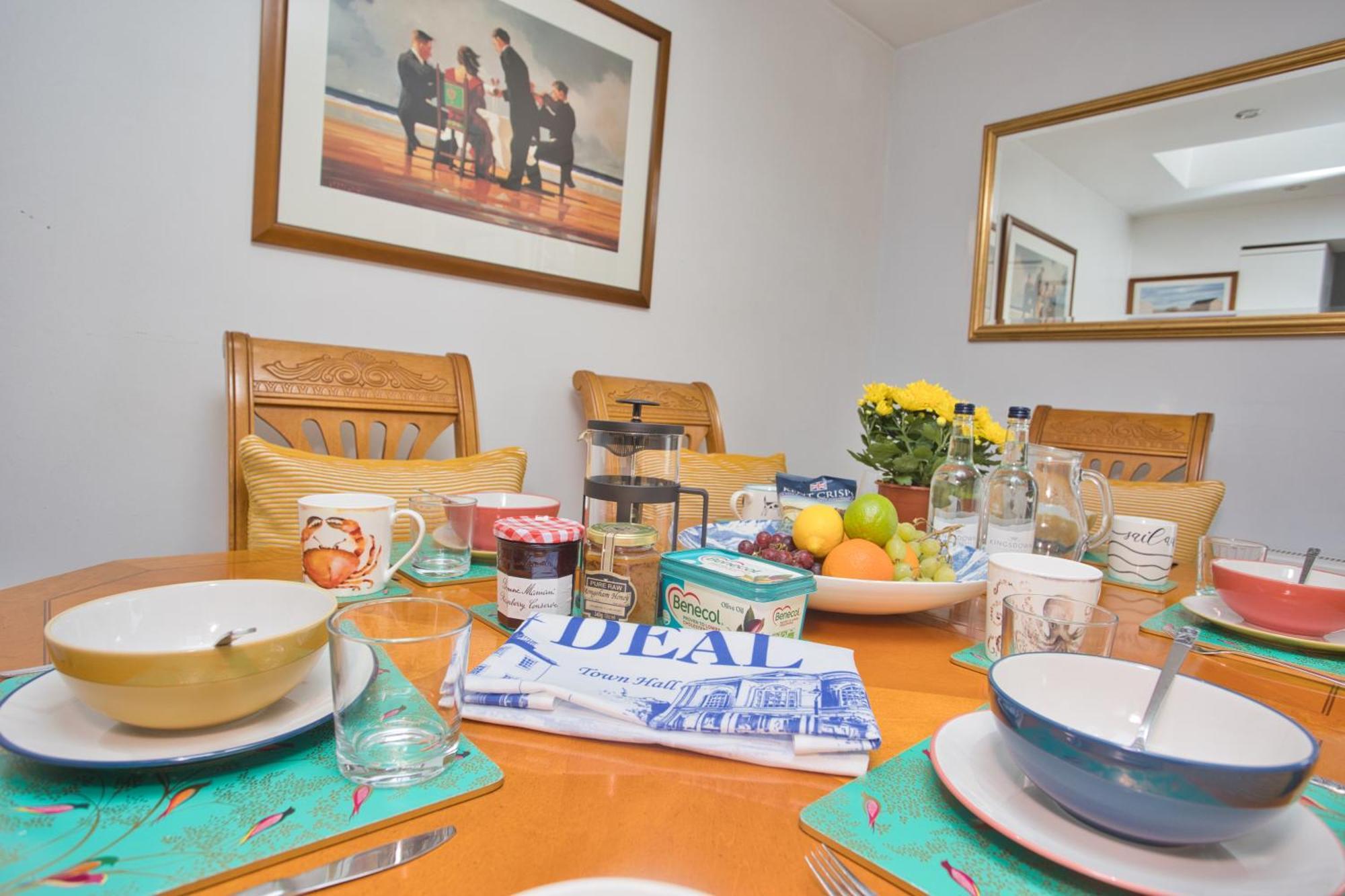 Spacious Seaside Escape In The Heart Of Deal, 4 Mins From The Beach エクステリア 写真