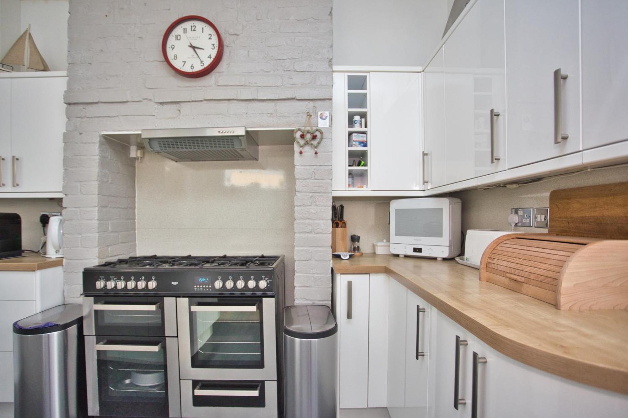 Spacious Seaside Escape In The Heart Of Deal, 4 Mins From The Beach エクステリア 写真