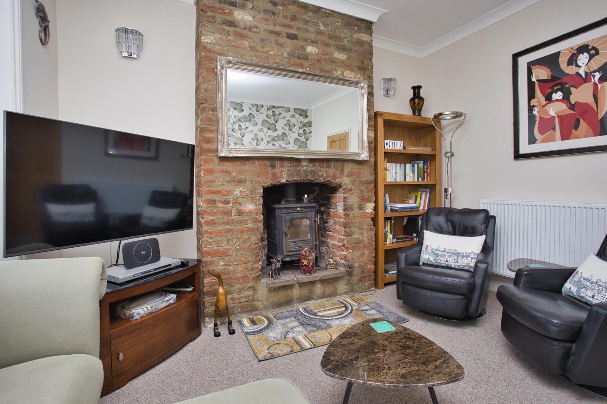 Spacious Seaside Escape In The Heart Of Deal, 4 Mins From The Beach エクステリア 写真