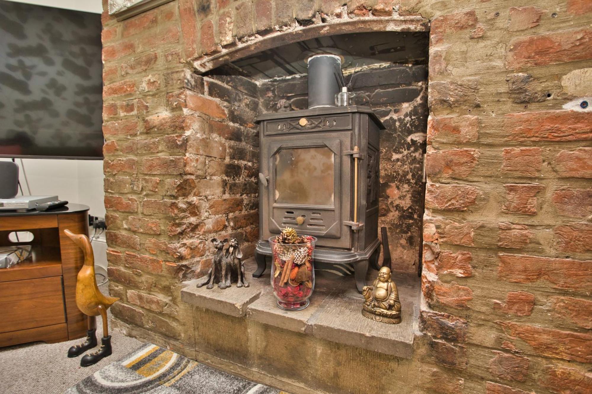 Spacious Seaside Escape In The Heart Of Deal, 4 Mins From The Beach エクステリア 写真